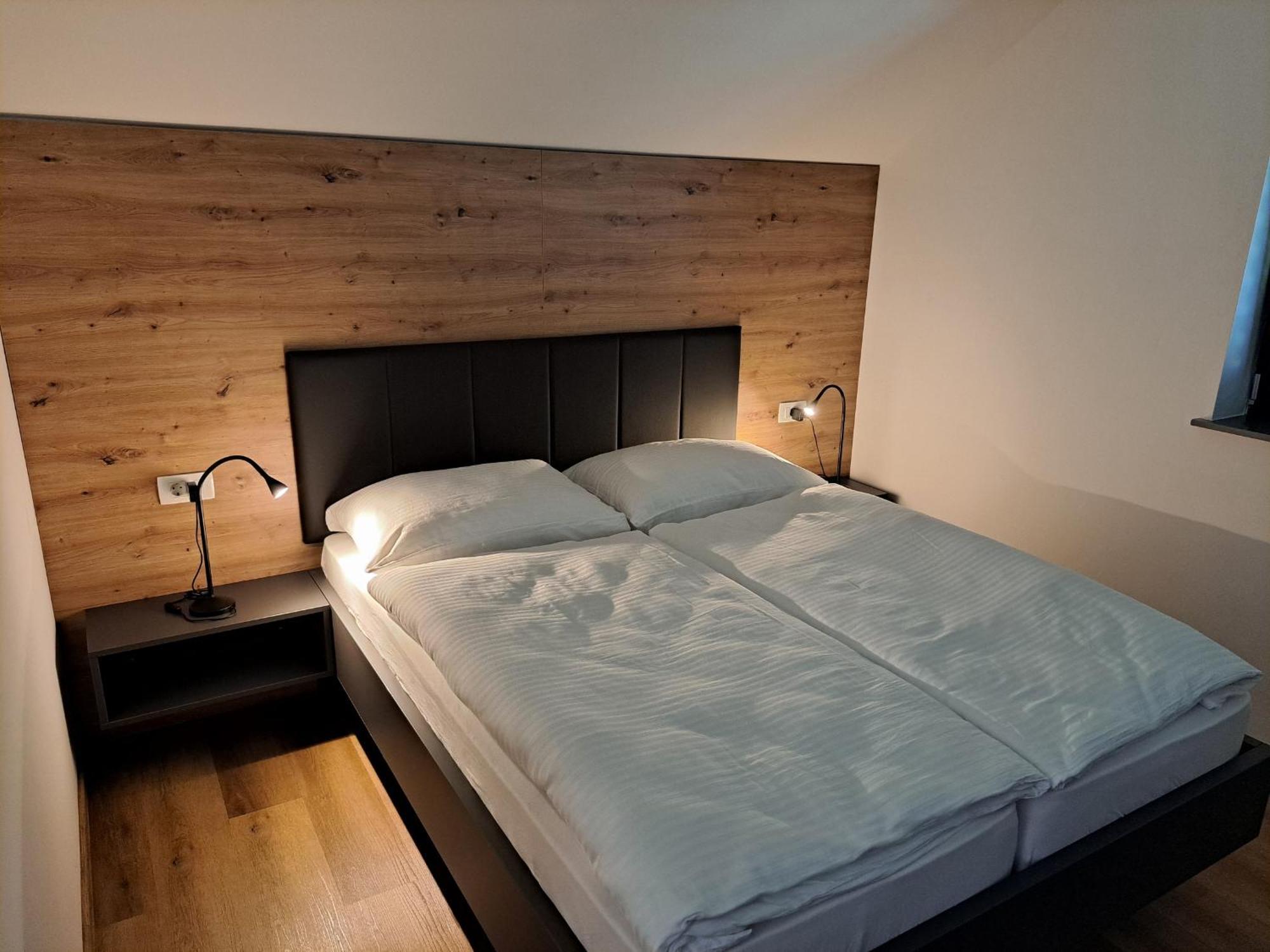 S&B'S Retreat Apartment Godovic Exterior foto