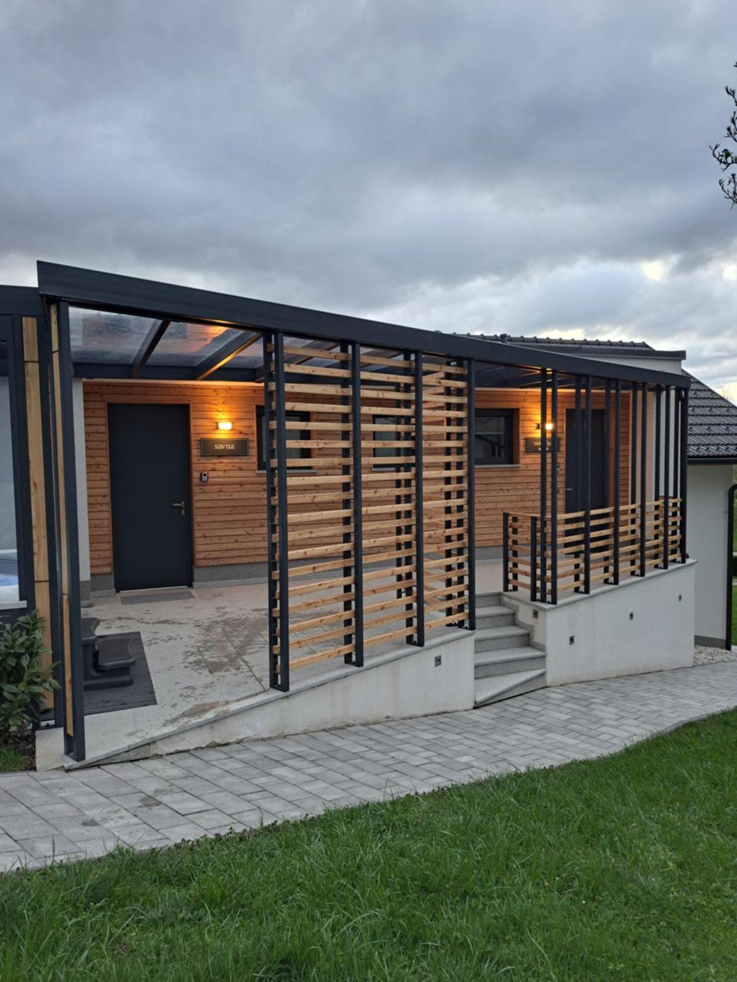 S&B'S Retreat Apartment Godovic Exterior foto